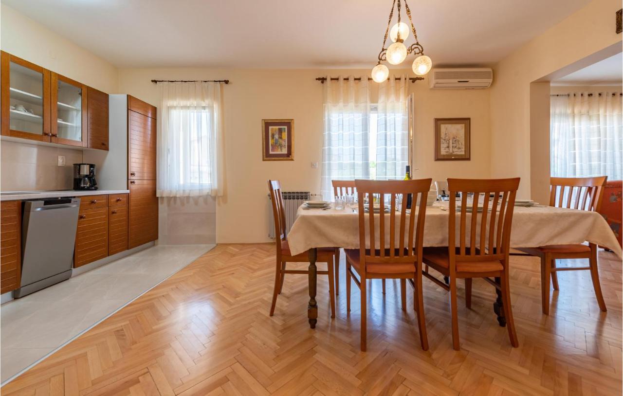 Cozy Apartment In Zadar With Wifi Bagian luar foto
