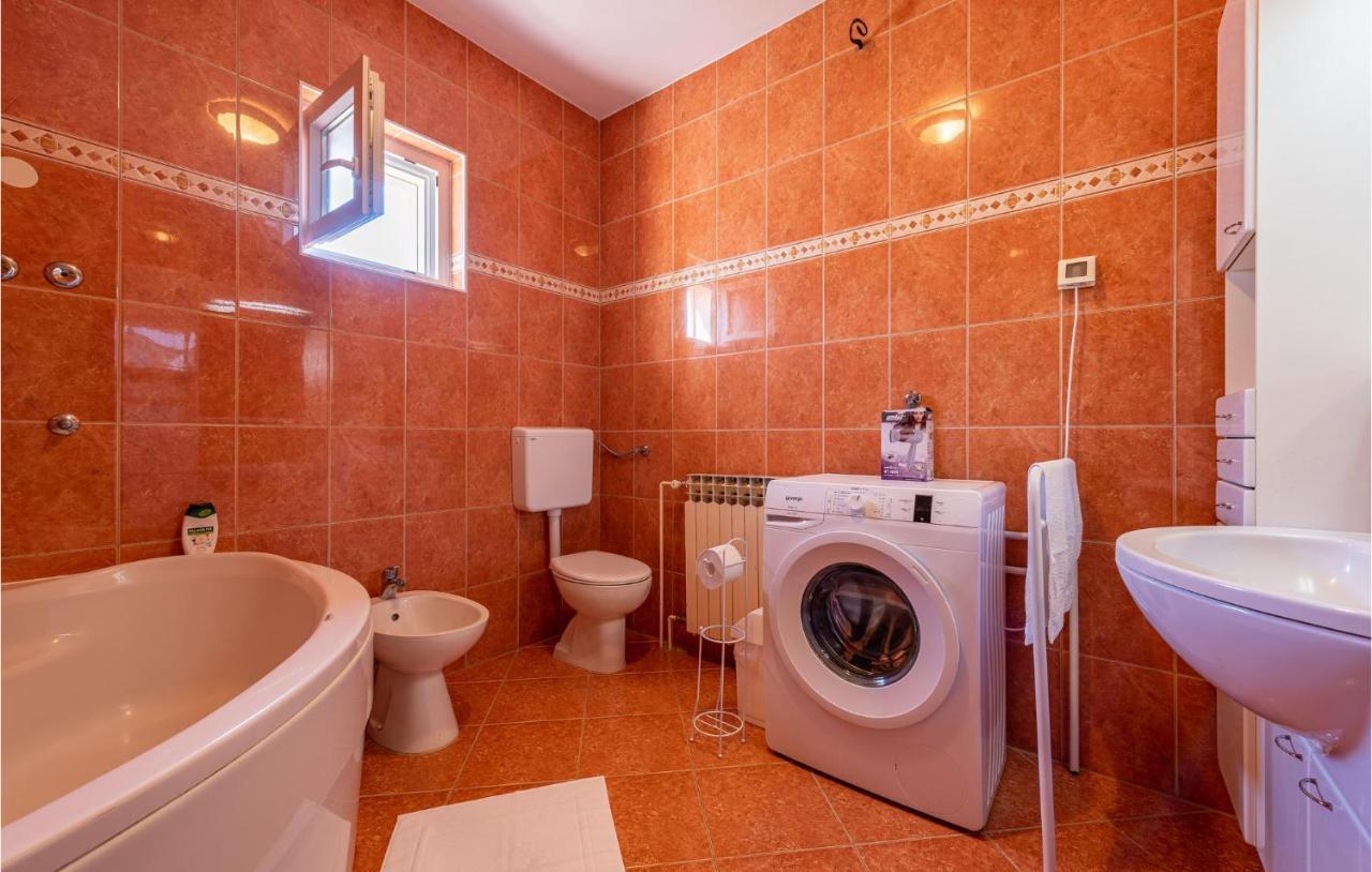 Cozy Apartment In Zadar With Wifi Bagian luar foto