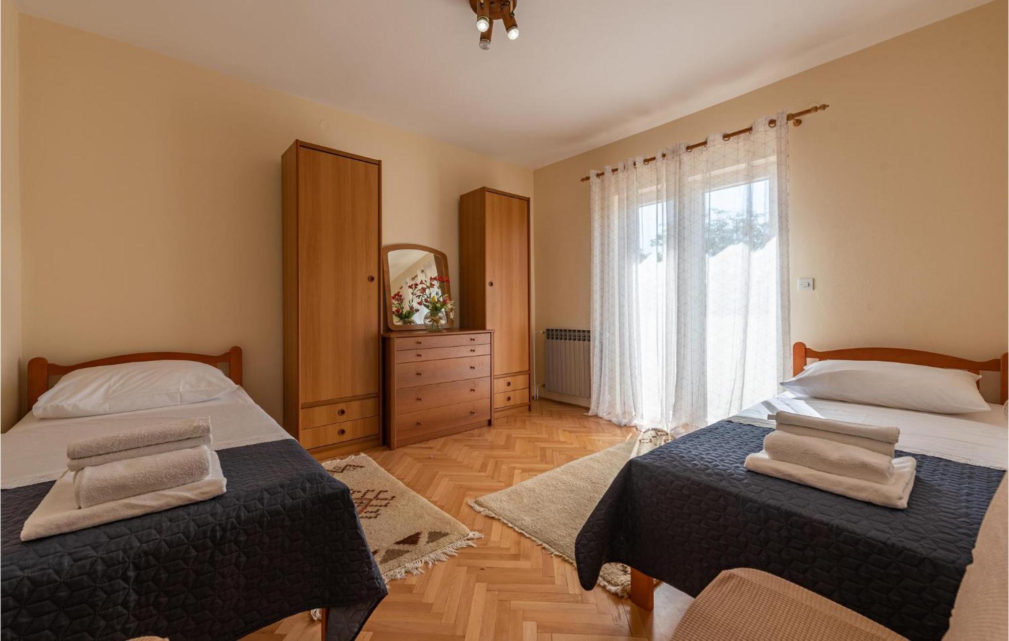 Cozy Apartment In Zadar With Wifi Bagian luar foto